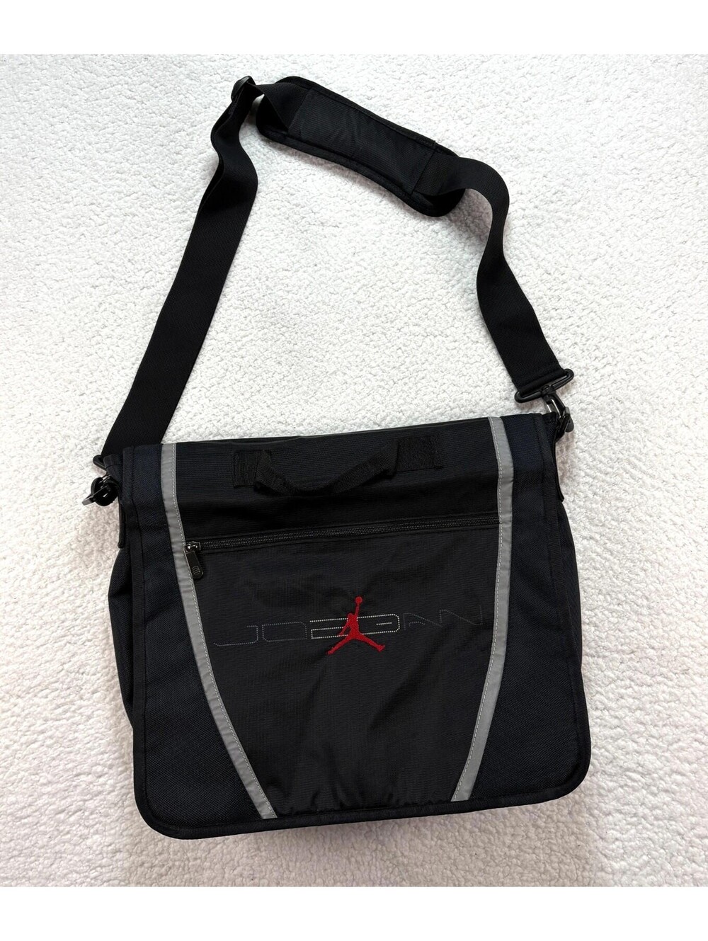 Y2K Nike Jordan 23 Nylon Messenger Bag Black Red Shoulder Strap 275197-010